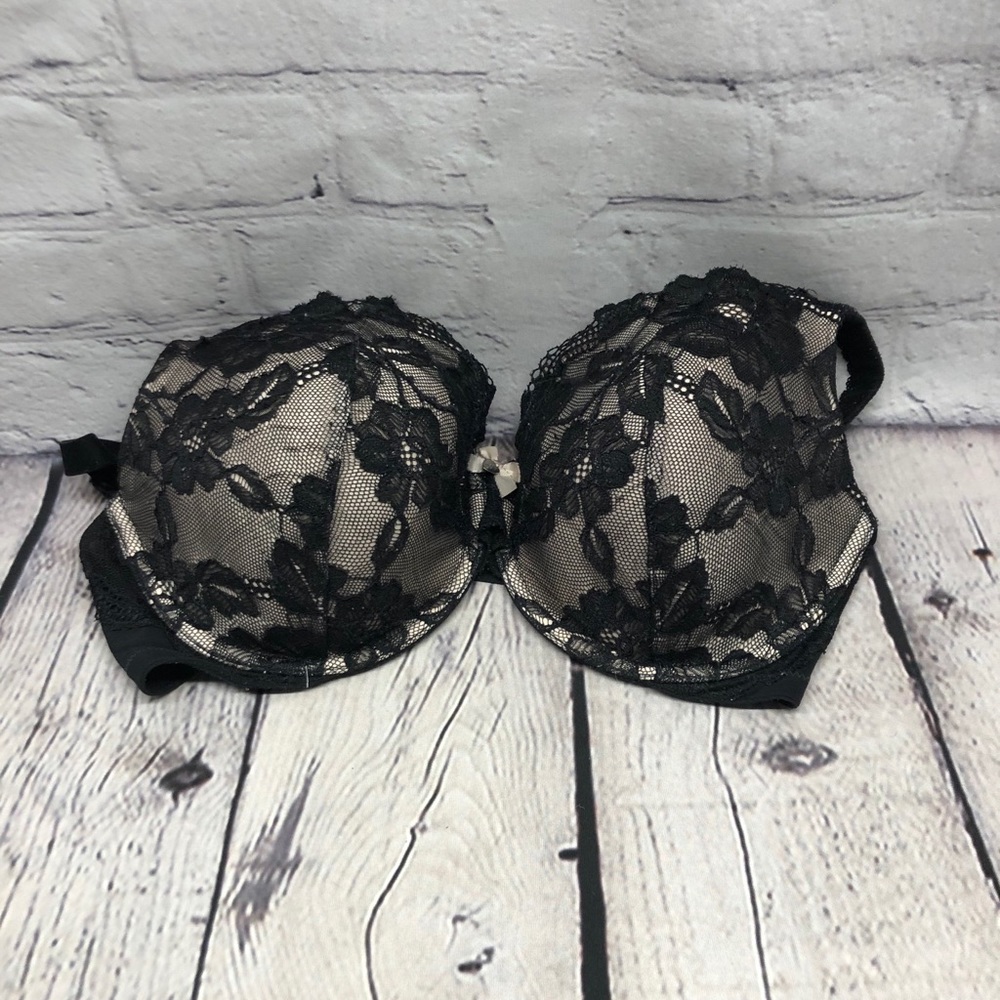 Victoria’s Secret Black and Beige Lace Bra